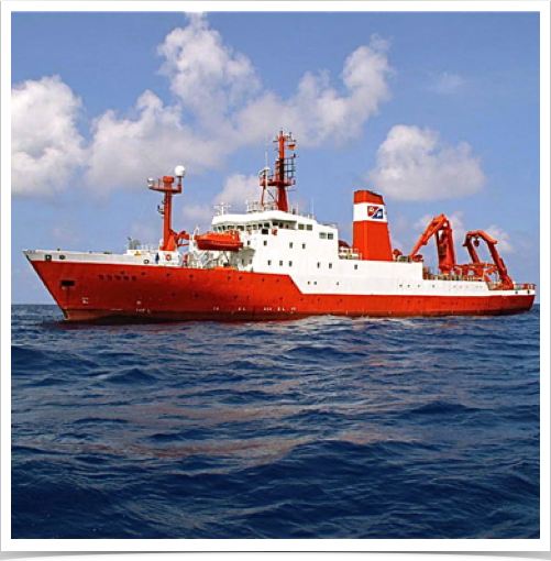 FS SONNE in Central Atlantic.
FS SONNE in Central Atlantic.